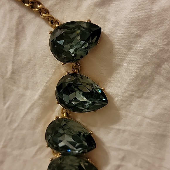 J Crew Pear or Tearshaped Blue Faux Gemstone Gold Tone Necklace Excellent Condit - Picture 13 of 16